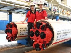 鐵建重工超小直徑可回退式管幕機下線！
