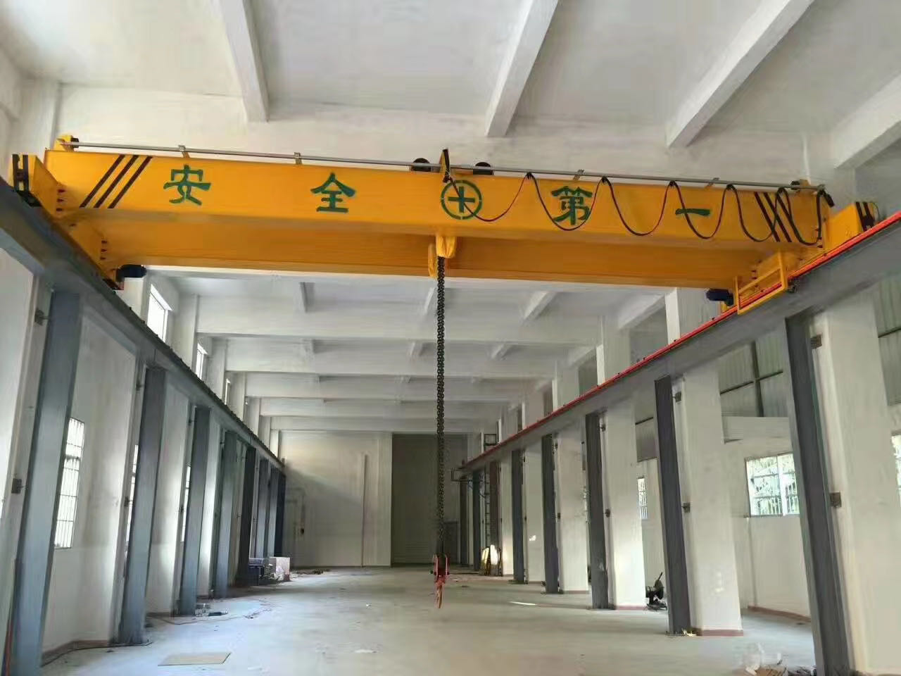 廣州電動(dòng)橋式單梁限高起重機(jī)