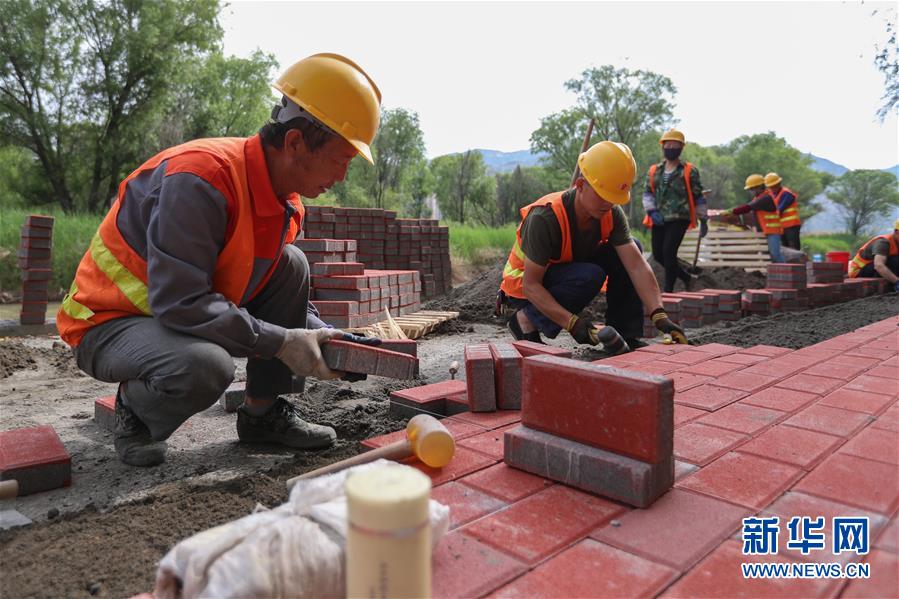 (社會(huì))(4)黃河蘭州段20公里健身步道循環(huán)圈即將建成投用