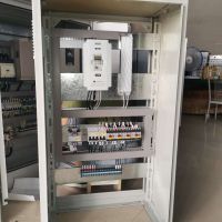 創(chuàng)新起重變頻電器柜生產中