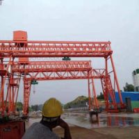 珠?；荛T式起重機施工現(xiàn)場